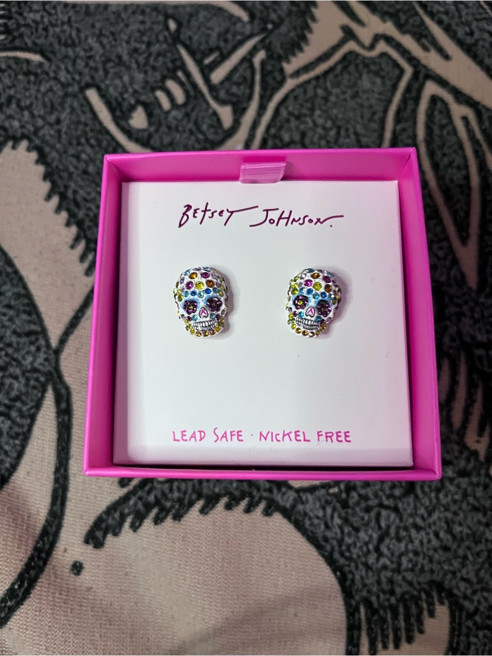 ✨BNIB!Betsey Johnson Sugar Skull Stud Earrings!✨